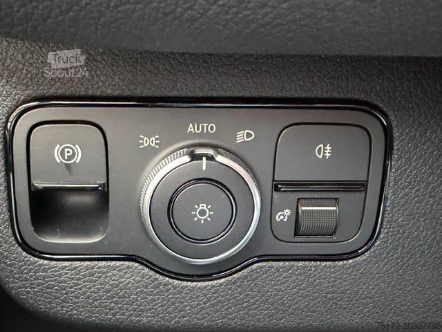 Kombi z visokim stropom MERCEDES-BENZ Sprinter 319 CDI 4x4 4325 LED Navi
