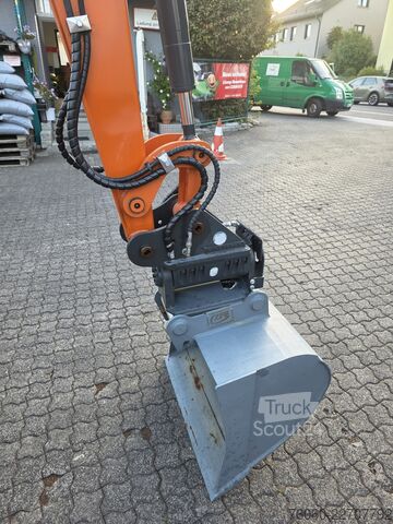 мини-экскаватор Hitachi ZX33U-6