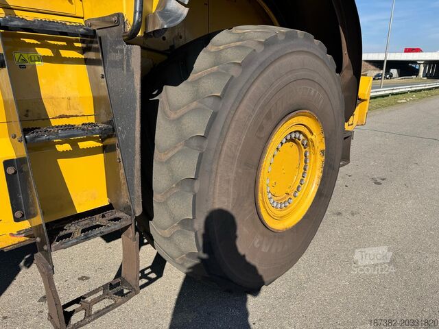 Carregadora de rodas Caterpillar 980M