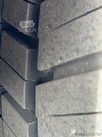 Camion de boissons MERCEDES-BENZ ANTOS 2540 L / LBW / AHK / LENKACHSE / KAMERA