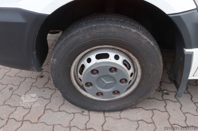 Brandbil MERCEDES-BENZ Sprinter II 519 CDI / RTW / Klima / Automatik