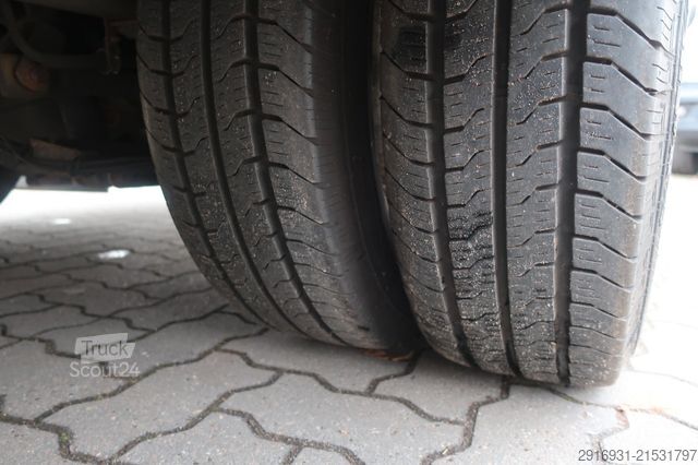 Brandbil MERCEDES-BENZ Sprinter II 519 CDI / RTW / Klima / Automatik