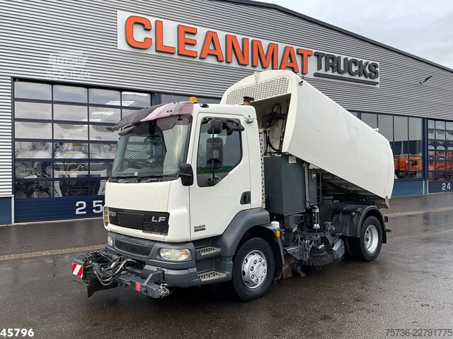 Yol süpürme aracı DAF FA 55 LF 160 Bucher Eurofant 50 Just 154.678 km!