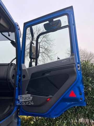 Standard-SZM DAF CF 330 FT