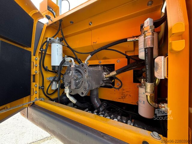 гусеничный экскаватор Volvo EC 210 CL TILTROTATOR / CENTRAL LUBRICATION / AC