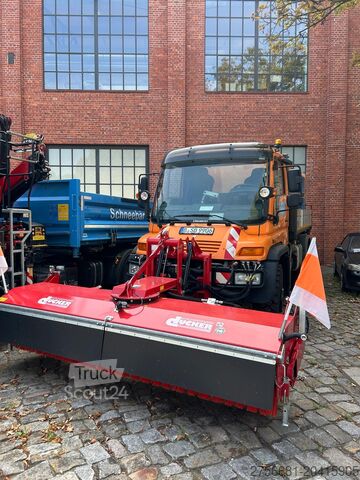 Unimog Kehrmaschine und Winterdienst Mercedes-Benz Unimog U500