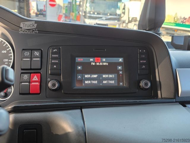 Refrigerated truck MAN TGM 18.340 4x2 LL / Ldbw / Carrier Supra 1250Mt