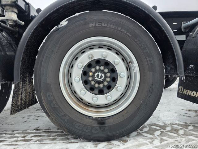 Swap body semitrailer KRONE SD / Liftachse / Teleskop / 11.908 - 13.403 mm