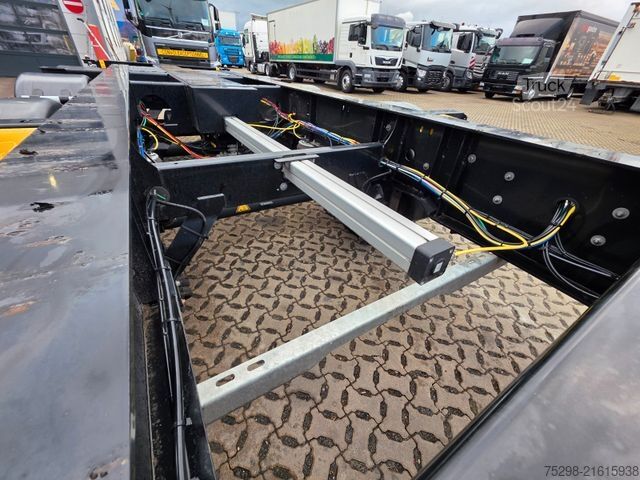 Swap body semitrailer KRONE SD / Liftachse / Teleskop / 11.908 - 13.403 mm