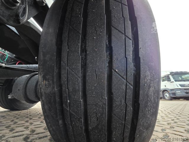 Swap body semitrailer KRONE SD / Liftachse / Teleskop / 11.908 - 13.403 mm