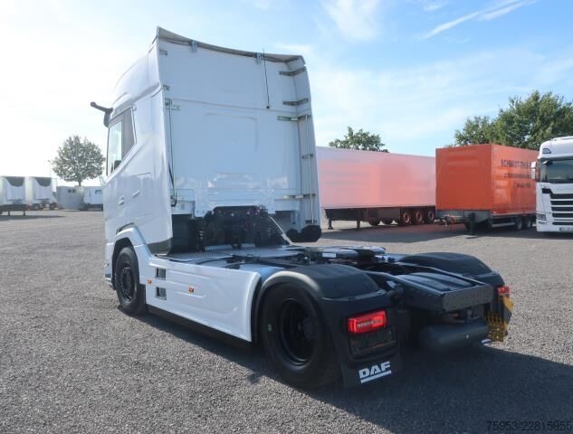 Standard SZM DAF XG+ 530 Intarder Standklima Navigation Leder
