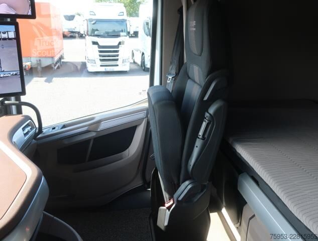 Standard SZM DAF XG+ 530 Intarder Standklima Navigation Leder