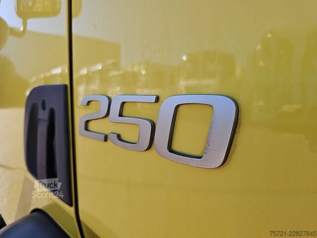 Valise VOLVO FE 220.18