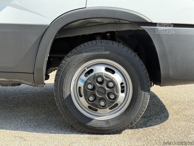 Háromirányú billenő teherautó Iveco daily 35-160