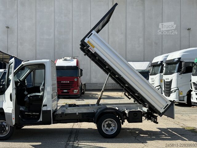Háromirányú billenő teherautó Iveco daily 35-160