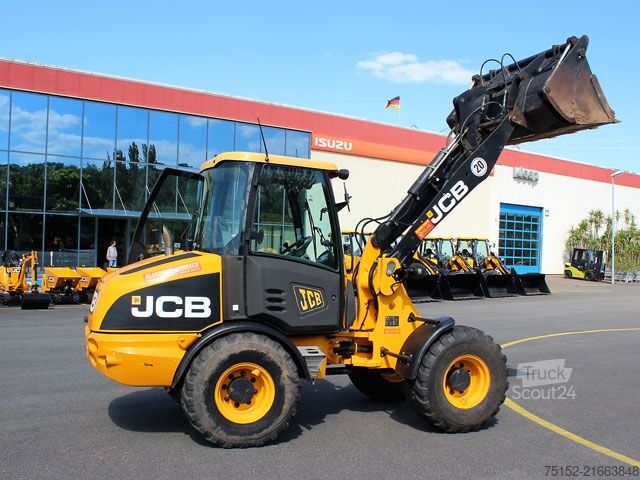 Excavadora de ruedas JCB 406