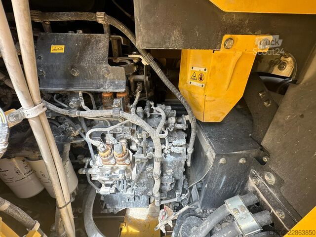 Tela-alustainen kaivinkone Komatsu PC1250-11E0 - CE certified