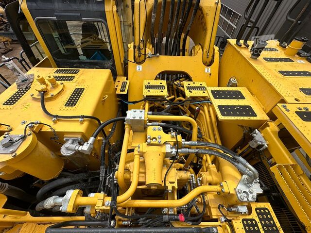 Tela-alustainen kaivinkone Komatsu PC1250-11E0 - CE certified