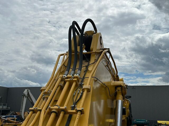 Tela-alustainen kaivinkone Komatsu PC1250-11E0 - CE certified