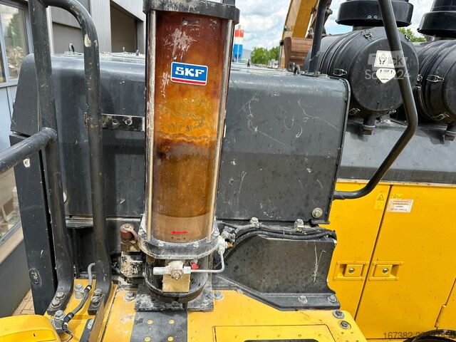 Tela-alustainen kaivinkone Komatsu PC1250-11E0 - CE certified