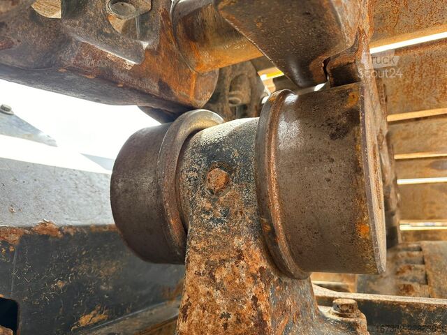 Tela-alustainen kaivinkone Komatsu PC1250-11E0 - CE certified
