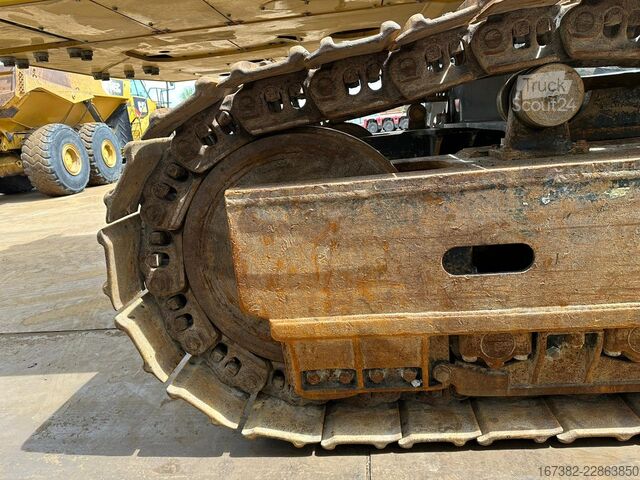 Tela-alustainen kaivinkone Komatsu PC1250-11E0 - CE certified