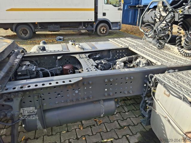 Štandardný ťahač Mercedes-Benz 1846 Actros