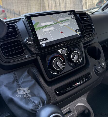 Półzintegrowany kamper Knaus VAN TI 650 MEG