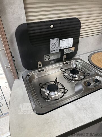 Półzintegrowany kamper Knaus VAN TI 650 MEG