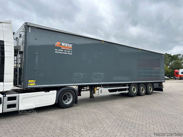 Puspiekabe ar staigājošo grīdu KRAKER CF-Z Schubboden 92m³ 10mm Boden Sehr sauber