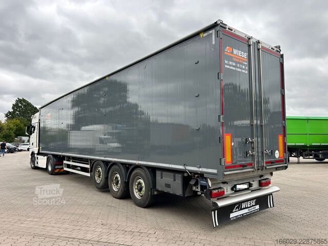 Puspiekabe ar staigājošo grīdu KRAKER CF-Z Schubboden 92m³ 10mm Boden Sehr sauber
