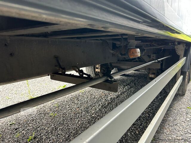 Puspiekabe ar staigājošo grīdu KRAKER CF-Z Schubboden 92m³ 10mm Boden Sehr sauber