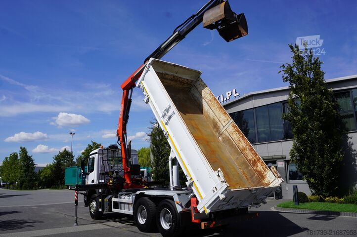 Basculantă trilaterală Mercedes-Benz Arocs 2636 / 6x4 / HDS Fassi / 3-Way Tip