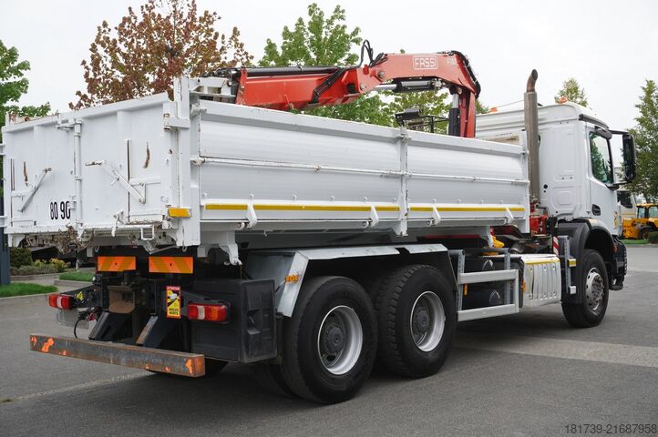 Basculantă trilaterală Mercedes-Benz Arocs 2636 / 6x4 / HDS Fassi / 3-Way Tip
