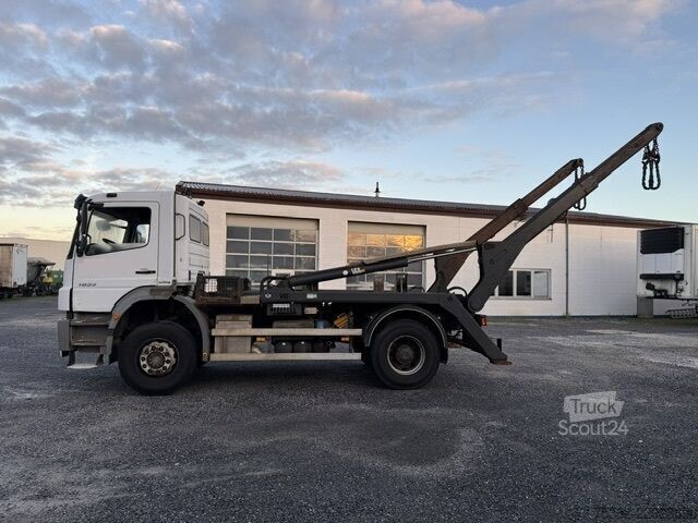 Camión volquete Mercedes-Benz Axor 1833 Tele Absetzer VDL Schalter AHK