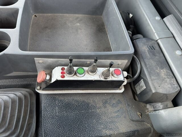 Varebil Mercedes-Benz Axor 1833 Tele Absetz VDL Schalter Klima