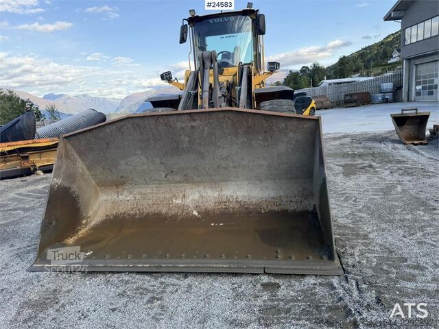 Nakladač Volvo L120E Wheel Loader w/Bucket