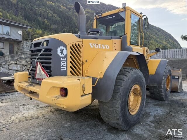 Nakladač Volvo L120E Wheel Loader w/Bucket