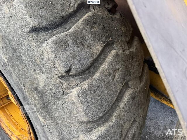 Nakladač Volvo L120E Wheel Loader w/Bucket