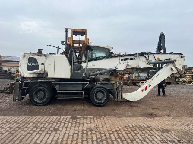 Kolový bagr LIEBHERR LH 22 M Litronic Brandschaden