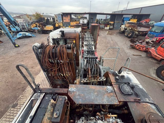 Tekerlekli ekskavatör LIEBHERR LH 22 M Litronic Brandschaden