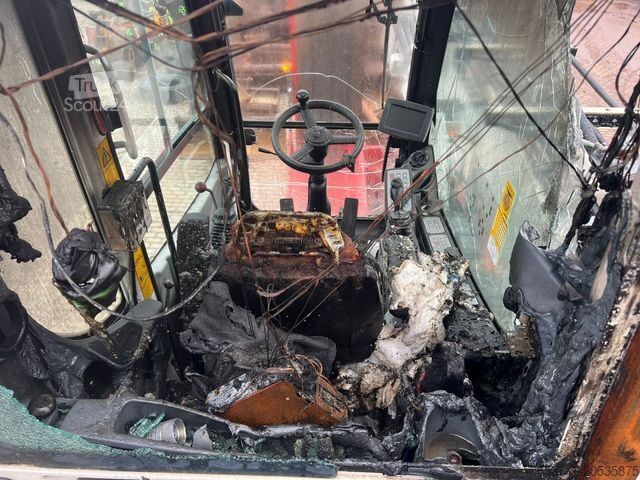 Pelle sur pneus LIEBHERR LH 22 M Litronic Brandschaden