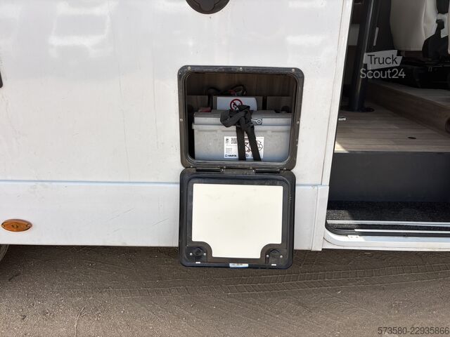 Puoliksi integroitu matkailuauto Roller Team Kronos Fit 281P | Ford Transit 2.0 TDCi 165 PS Automatik