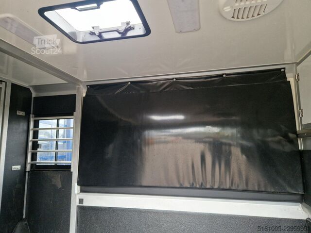 Transport af heste Renault Master paardenwagen Pro-Safety hengsten uitvoer...