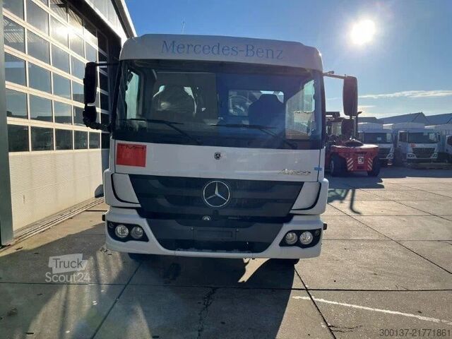 Cisternové nákladné vozidlo Mercedes-Benz Atego 1418 4x2 Fuel Tank Truck