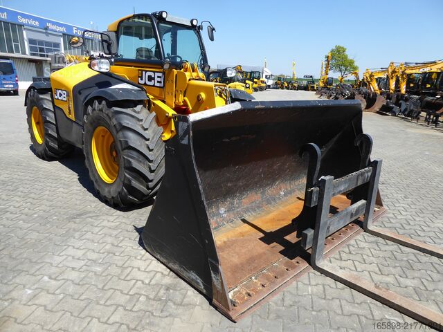телескопічний навантажувач JCB 535-95 Agri Super
