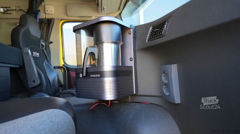 MTS standard Volvo FM 330 tractor unit