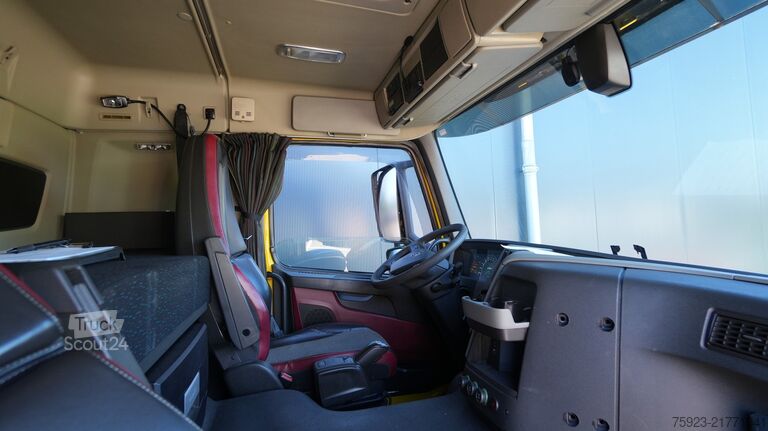 MTS standard Volvo FM 330 tractor unit