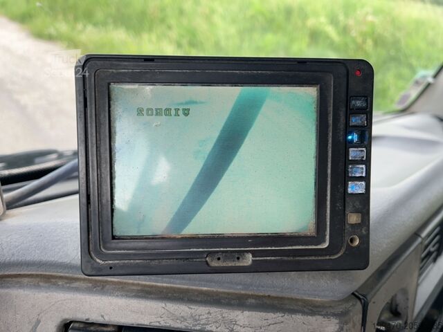 épandeur de gravier Renault Midlum 180 Dci