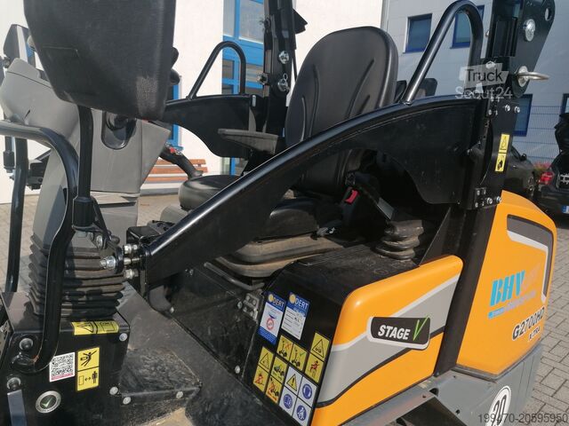 Hjullæsser GIANT G2700 X-tra HD with loader bucket and palletfork